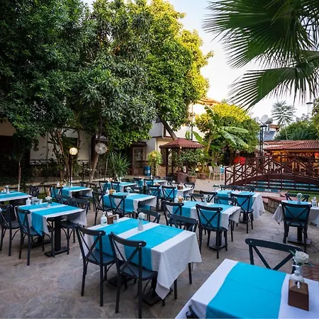 Hotell Castle Old Town 3*