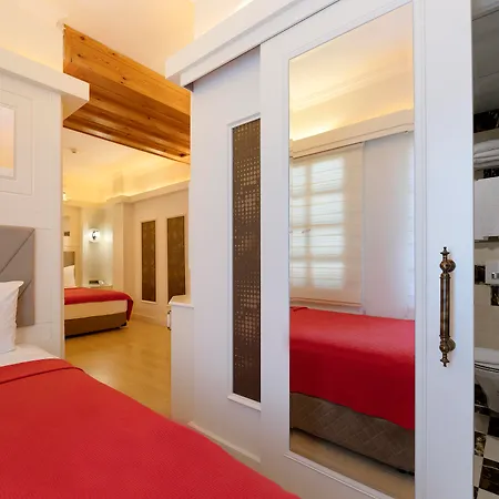 Hotel Castle Old Town 3*