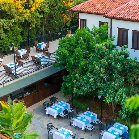 Castle Old Town Hotell
